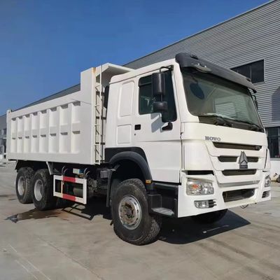 도시 건설 쓰레기 운송 덤프 트럭 사용 된 336HP HOWO 3 승객