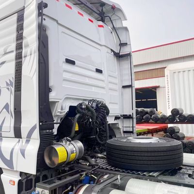 사용 된 트랙터 헤드 트럭 Rhd Sinotruk Sitrak 엔진 용량 8L의 트랙터 트럭